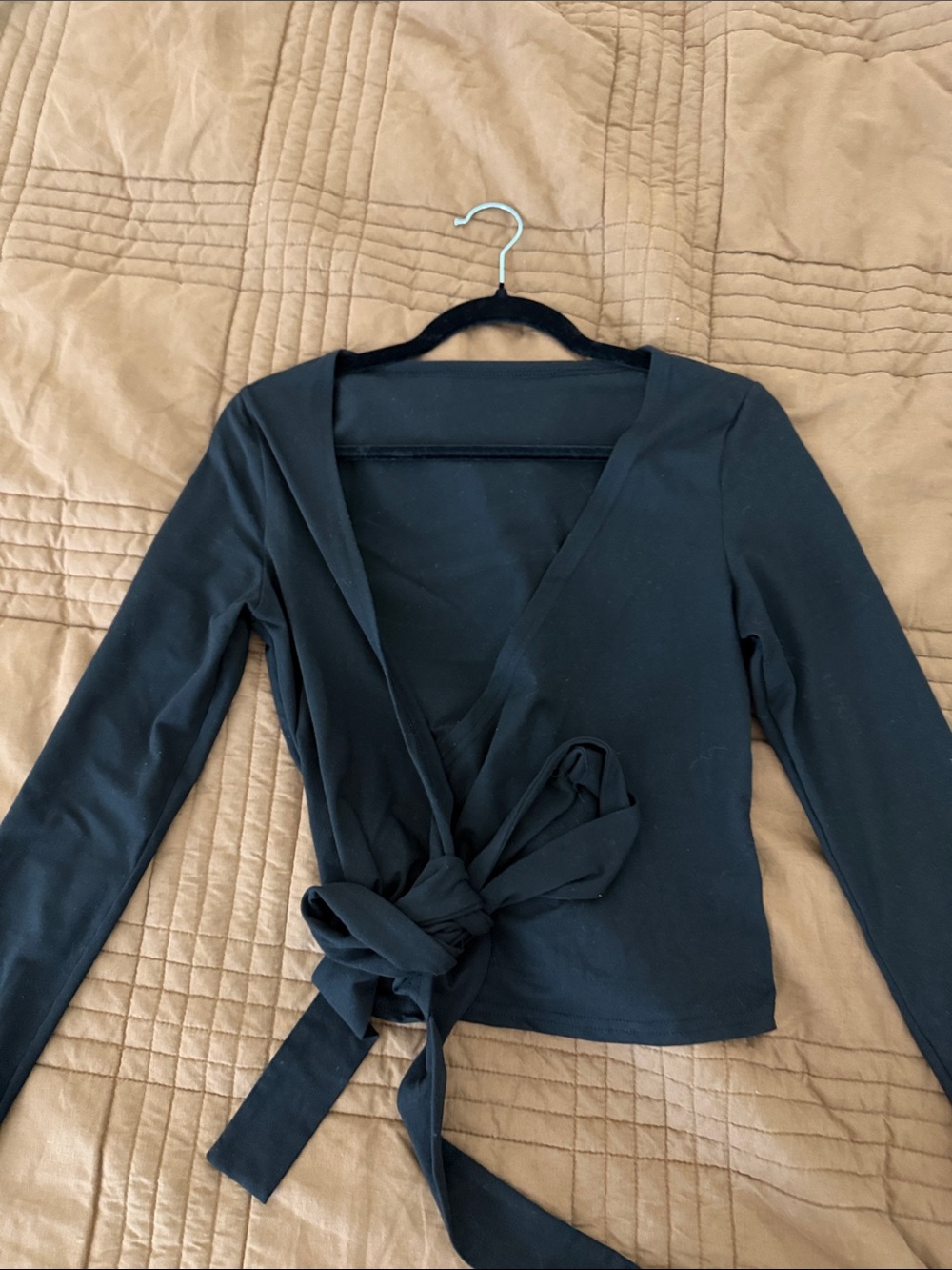 Black Long Sleeve Wrap Crop Top Tie Front V-Neck Stretchy for Pilates/Yoga Small